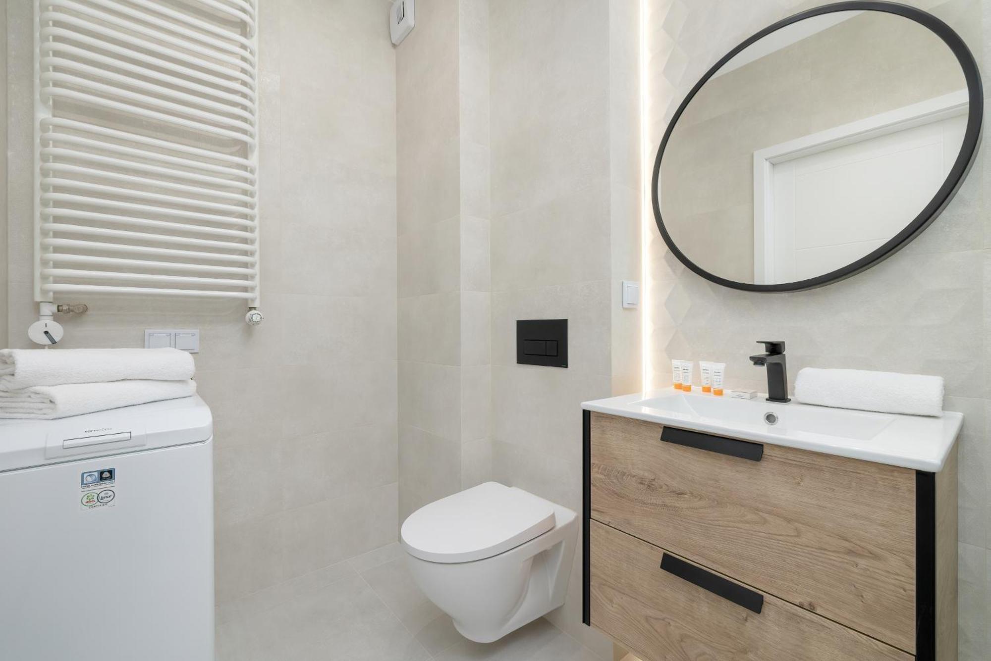 Bright Apartment Park Lotnikow Near Tauron Arena Krakow By Noclegi Renters Eksteriør bilde